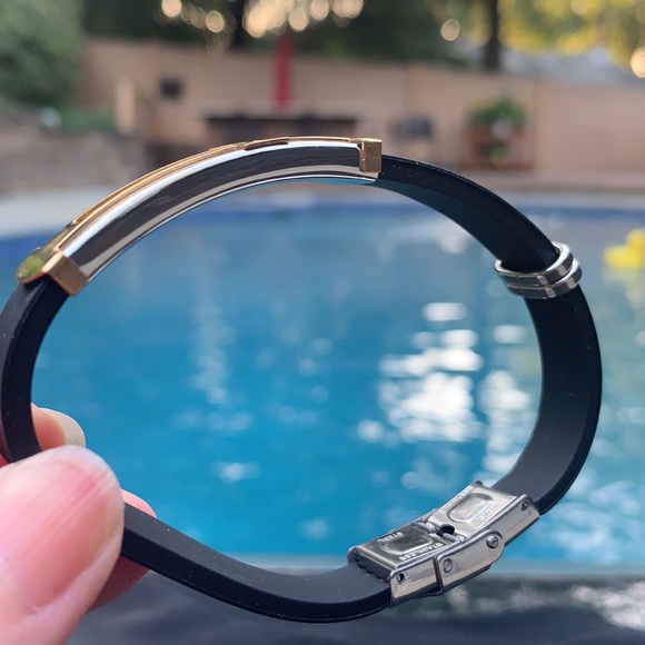 New Stainless Steel Rubber Two Tone Bracelet - Picture 3 of 5